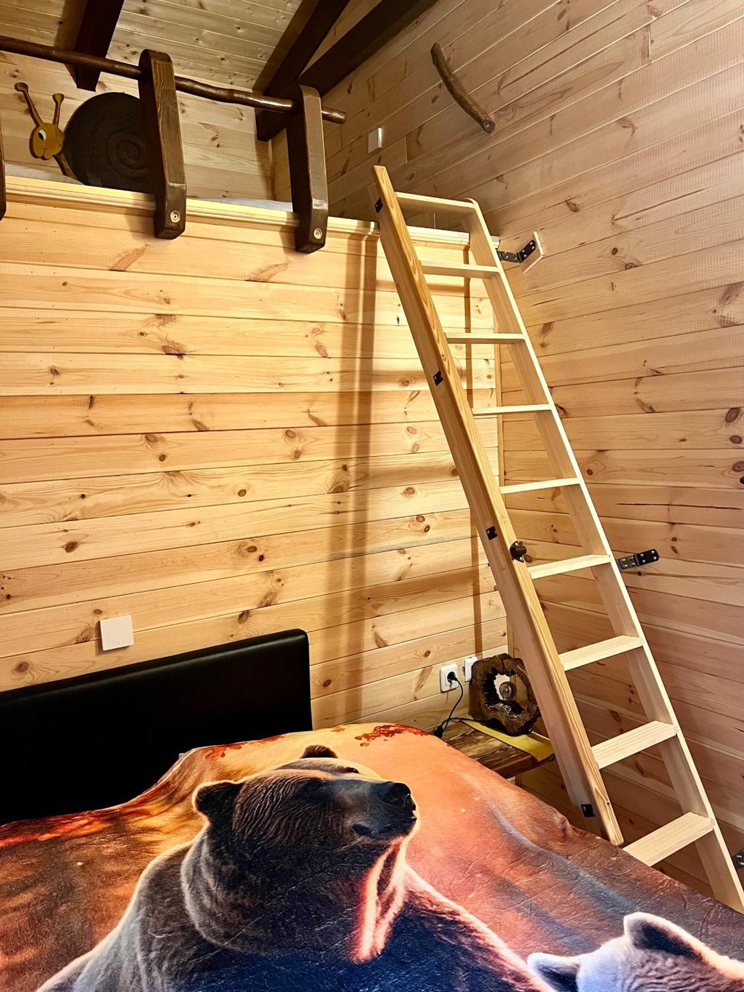 Holzhaus Baerenhoehle Am Wald Und See Нойрупин Екстериор снимка